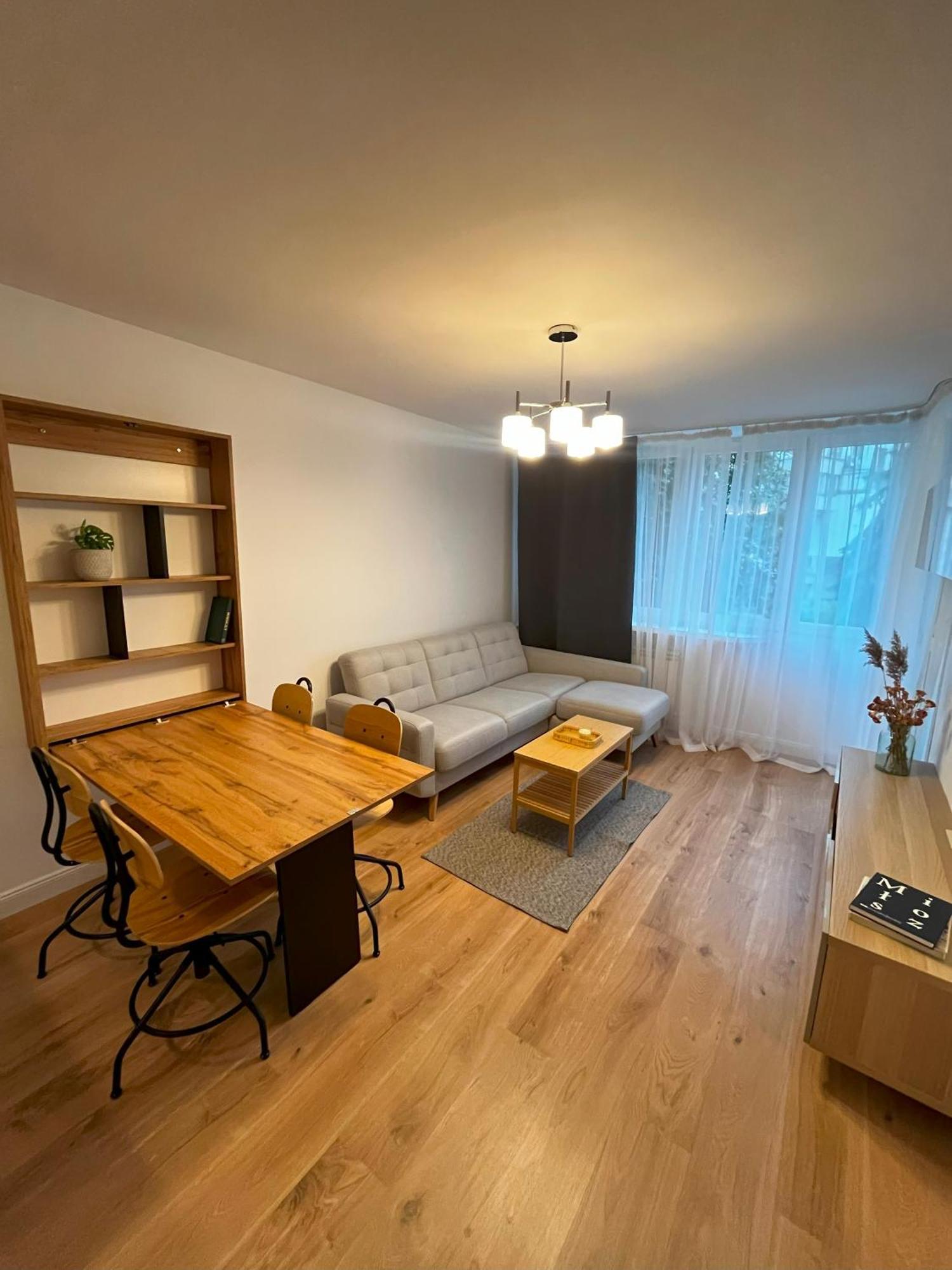 ワルシャワApartament Mila - Muzeum Polinアパートメント エクステリア 写真