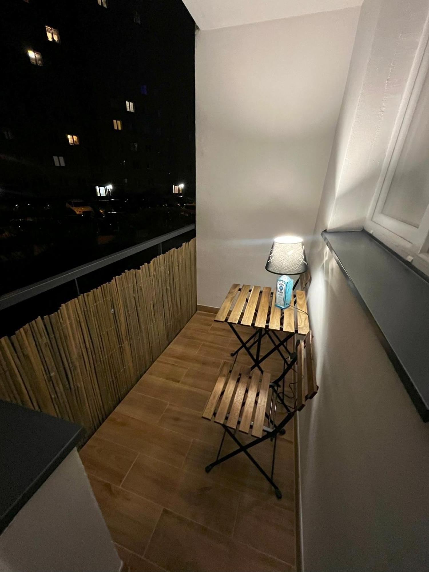 ワルシャワApartament Mila - Muzeum Polinアパートメント エクステリア 写真