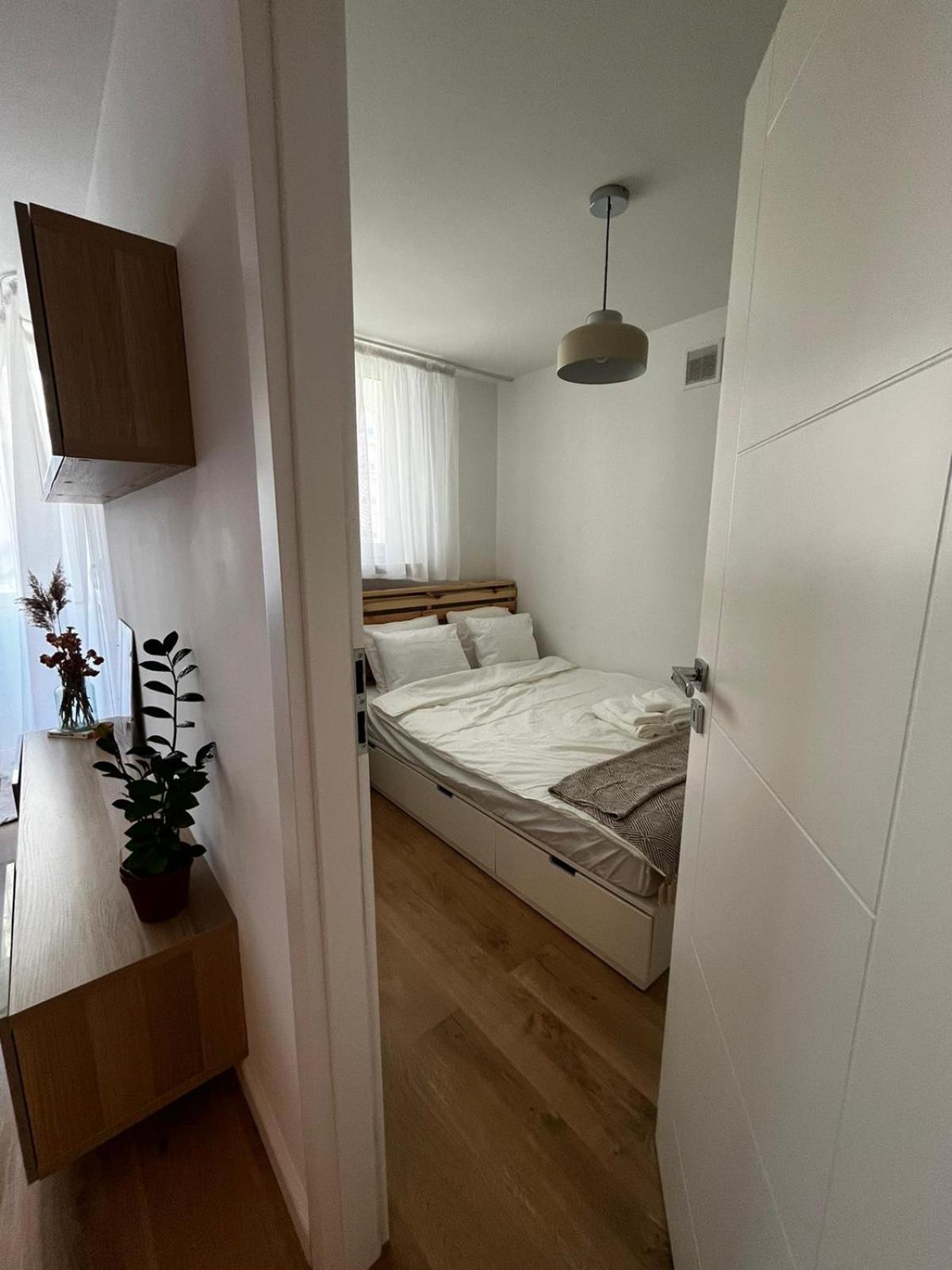 ワルシャワApartament Mila - Muzeum Polinアパートメント エクステリア 写真